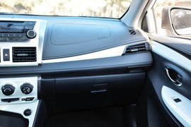 2015款丰田威驰1.5L手动智享星光版