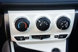 2015款丰田威驰1.5L手动智享星光版