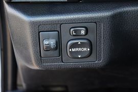 2015款丰田威驰1.5L手动智享星光版