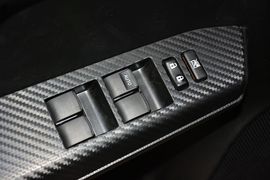 2015款丰田RAV4