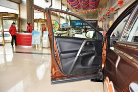 2015款丰田RAV4