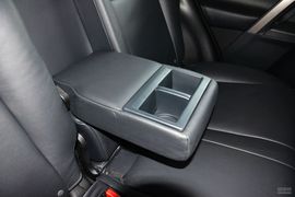 2015款丰田RAV4