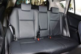 2015款丰田RAV4
