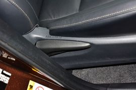 2015款丰田RAV4