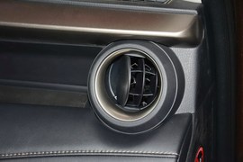 2015款丰田RAV4