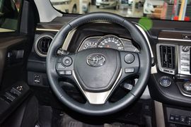 2015款丰田RAV4