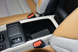 2014款宝马i3增程式混合动力版