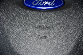 2012款福特锐界2.0T精锐天窗版