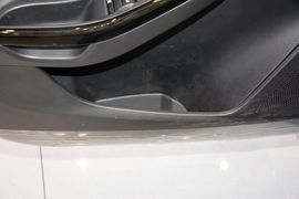 2012款福特福克斯两厢1.6L手自一体风尚型