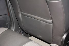2012款福特福克斯两厢1.6L手自一体风尚型