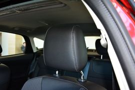 2012款福特福克斯两厢1.6L手自一体风尚型