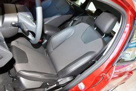 2012款福特福克斯两厢1.6L手自一体风尚型