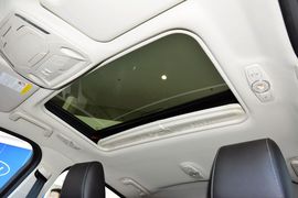 2012款福特福克斯两厢1.6L手自一体风尚型