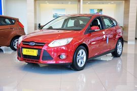 2012款福特福克斯两厢1.6L手自一体风尚型