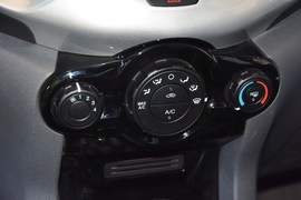 2013款福特翼搏1.5L手动风尚型