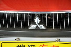 2013款三菱翼神1.8L手动舒适时尚版