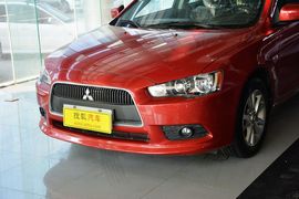 2013款三菱翼神1.8L手动舒适时尚版