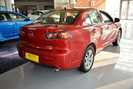 2013款三菱翼神1.8L手动舒适时尚版