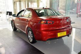 2013款三菱翼神1.8L手动舒适时尚版