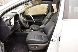 2015款丰田RAV4