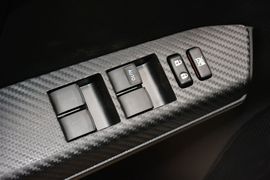 2015款丰田RAV4