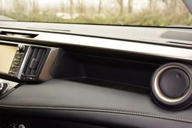 2015款丰田RAV4