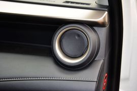 2015款丰田RAV4