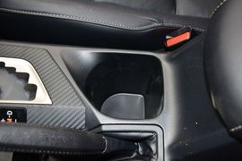 2015款丰田RAV4