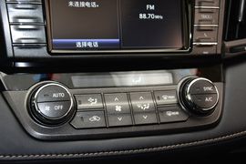 2015款丰田RAV4