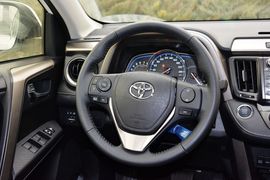 2015款丰田RAV4