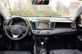 2015款丰田RAV4