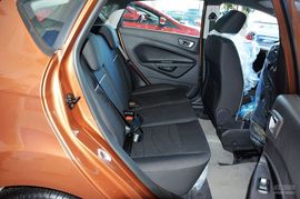 2013款福特嘉年华两厢1.5L自动时尚型