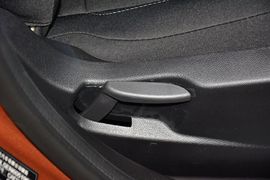 2013款福特嘉年华两厢1.5L自动时尚型