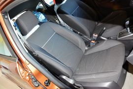 2013款福特嘉年华两厢1.5L自动时尚型