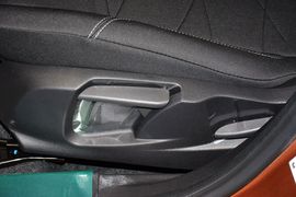 2013款福特嘉年华两厢1.5L自动时尚型