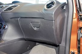 2013款福特嘉年华两厢1.5L自动时尚型