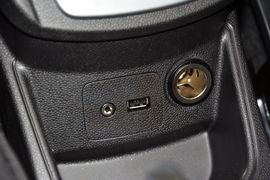 2013款福特嘉年华两厢1.5L自动时尚型