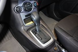 2013款福特嘉年华两厢1.5L自动时尚型