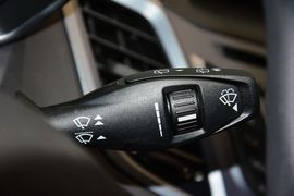 2013款福特嘉年华两厢1.5L自动时尚型