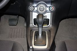 2013款福特嘉年华两厢1.5L自动时尚型