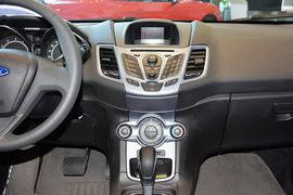 2013款福特嘉年华两厢1.5L自动时尚型