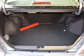 2015款东南V3菱悦1.5L手动幸福版