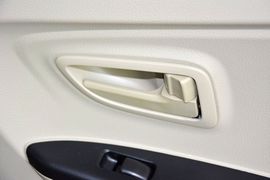 2015款东南V3菱悦1.5L手动幸福版