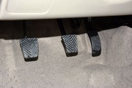 2015款东南V3菱悦1.5L手动幸福版