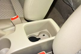 2015款东南V3菱悦1.5L手动幸福版