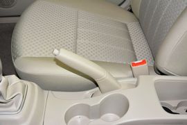 2015款东南V3菱悦1.5L手动幸福版