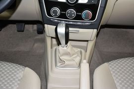 2015款东南V3菱悦1.5L手动幸福版