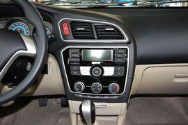 2015款东南V3菱悦1.5L手动幸福版