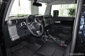 2010款丰田FJ酷路泽