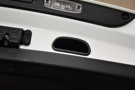 2015款起亚智跑2.0L自动两驱版DLX